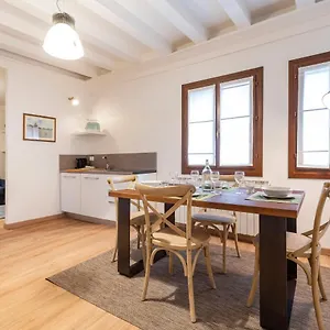https://schiavoni-design-san-marco.hotelinveneto.com
