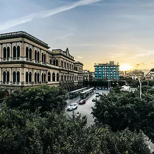 https://giulio-cesare-suites.palermohotels.org